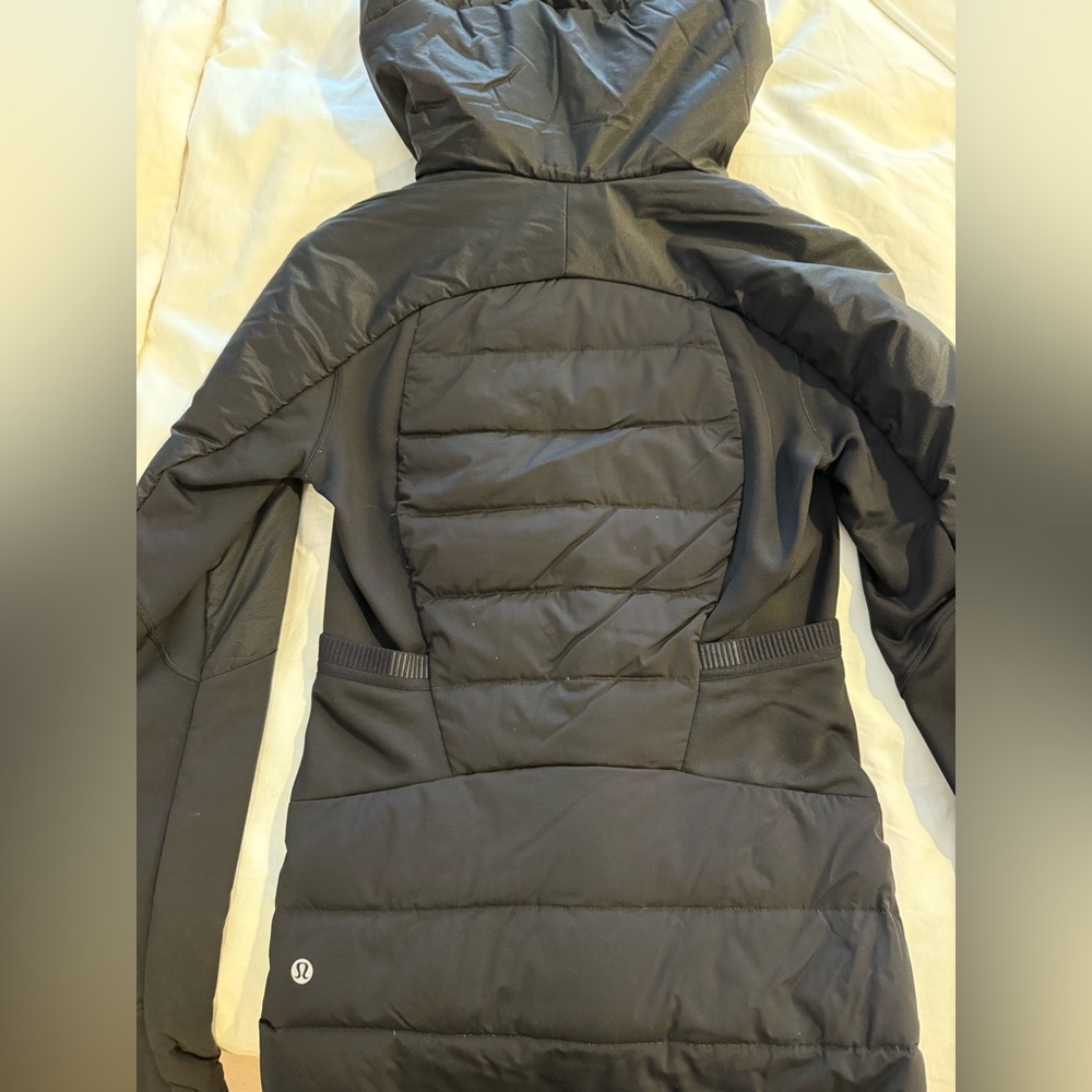 Lululemon Down For It All Black Puffer Jacket with hood - Picture 6 of 13
